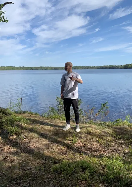 Я Кирилл, 29, из Петрозаводска, ищу знакомства без обязательств