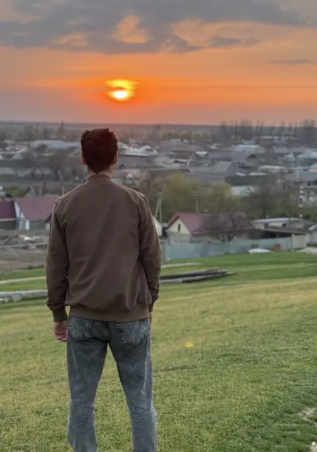 Я Анзор, 19, из Нальчика, ищу знакомство для постоянных отношений