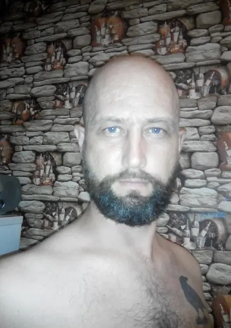 Alexander из Находки, ищу на сайте знакомства на одну ночь