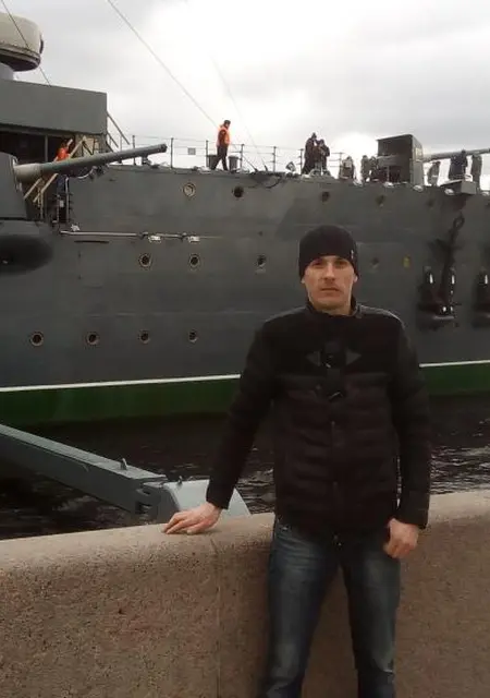 Андрей из Колпина, мне 42, познакомлюсь на одну ночь