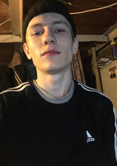 Денис из Уфы, ищу на сайте знакомства на одну ночь