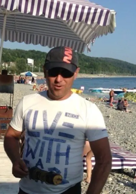 Виталий из Тольятти, мне 53, познакомлюсь для приятного времяпровождения