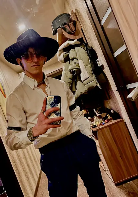 Elija из Артема, ищу на сайте приятное времяпровождение