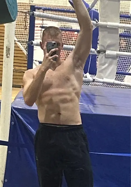 Петр из Санкт-Петербурга, мне 21, познакомлюсь для приятного времяпровождения