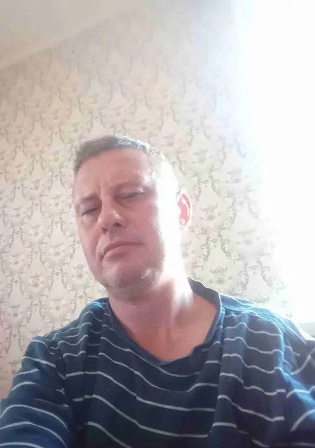 Я Андрей, 48, из Екатеринбурга, ищу знакомство для постоянных отношений