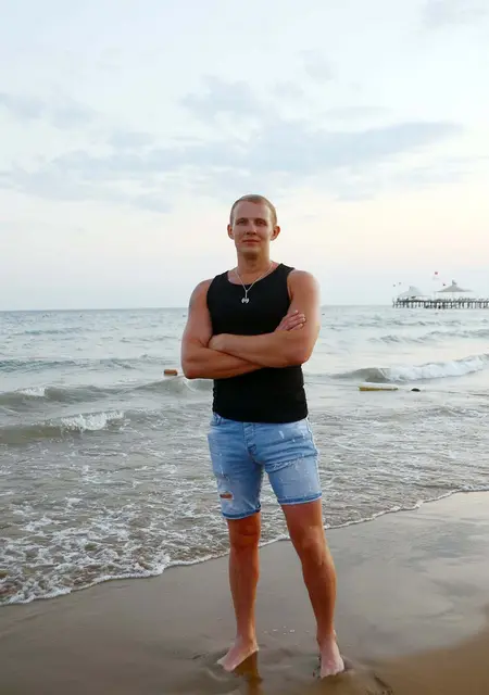 Я Александр, 28, из Подольска, ищу знакомство для приятного времяпровождения