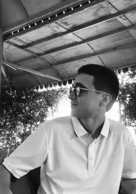 Я Эльгар, 21, из Пушкина, ищу знакомство для дружбы