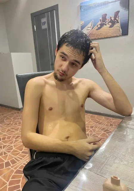 Даниил из Сургута, мне 21, познакомлюсь на одну ночь