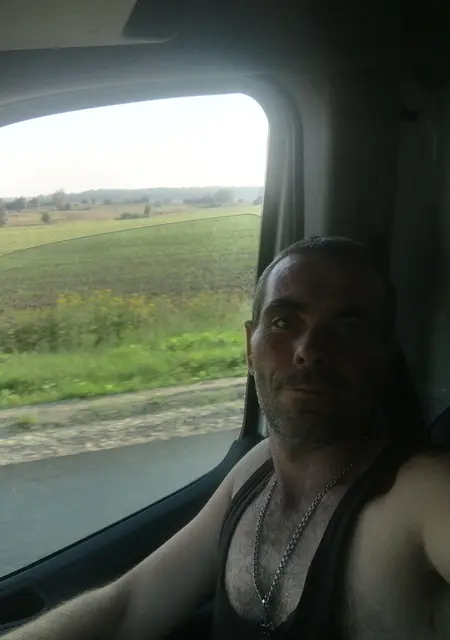 Дима из Новомосковска, мне 35, познакомлюсь для приятного времяпровождения