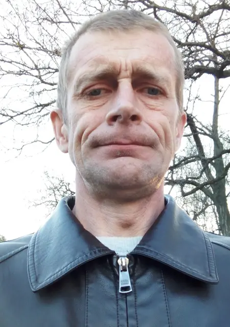 Я Алексей, 46, из Волжского, ищу знакомства без обязательств