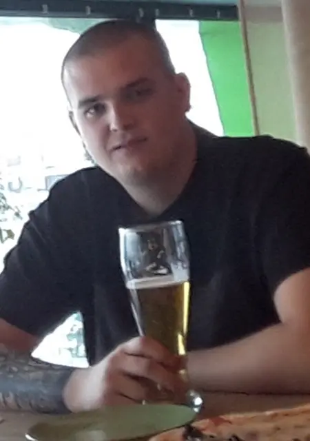 Я Сержан, 28, знакомлюсь на одну ночь в Кстове