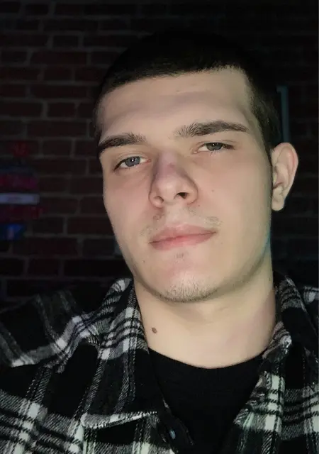 Влад из Подольска, ищу на сайте знакомства на одну ночь