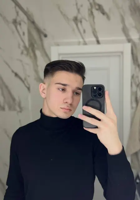 Николай из Королева, мне 20, познакомлюсь без обязательств