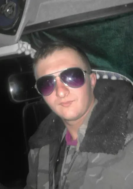 Я Алекс, 28, из Бийска, ищу знакомства на одну ночь