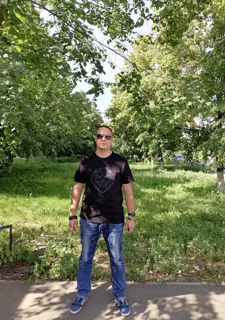 Я Сергей, 40, из Тольятти, ищу знакомства без обязательств