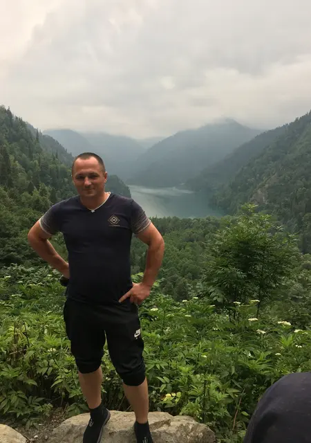 Я Александр, 40, из Таганрога, ищу знакомства без обязательств