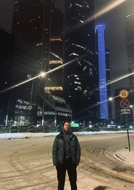 Я Alexandr, 23, знакомлюсь для общения в Великих Луках