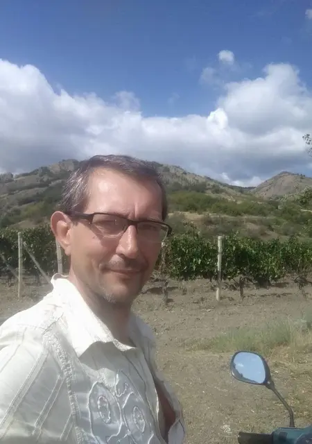 Я Роман, 52, из Симферополя, ищу знакомство для приятного времяпровождения