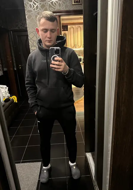 Я Артем, 31, из Нефтеюганска, ищу знакомство для постоянных отношений