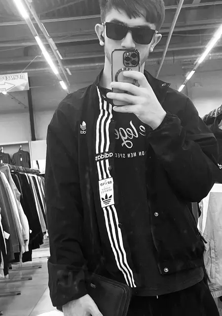 Я Nurmukhammad, 20, из Рязани, ищу знакомства на одну ночь