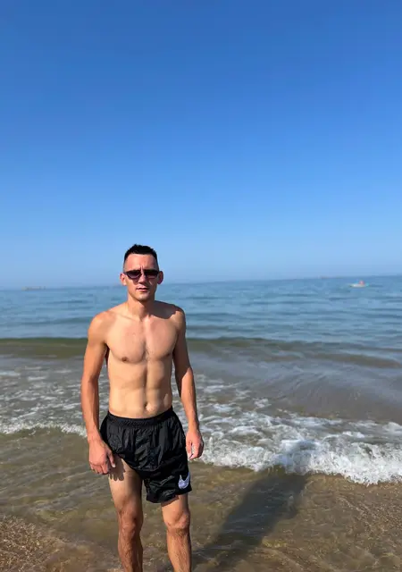 Я Даниил, 25, из Избербаша, ищу знакомства на одну ночь