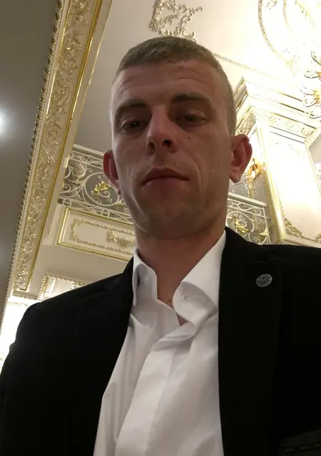 Я Коля, 31, из Черновцов, ищу знакомство для приятного времяпровождения