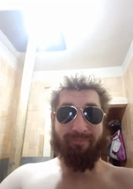 Я Денис, 32, из Якутска, ищу знакомства без обязательств