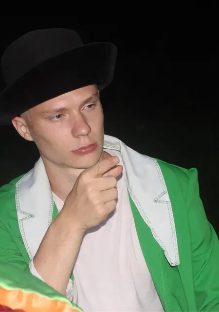 Я Vlad, 21, знакомлюсь на одну ночь в Ижевске