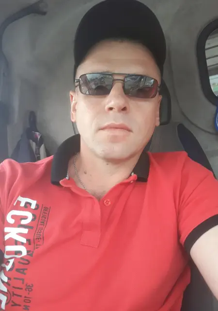 Я Саша, 44, знакомлюсь на одну ночь в Львове