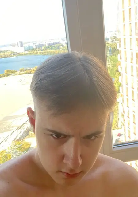 Я Виктор, 19, знакомлюсь без обязательств в Стрежевом