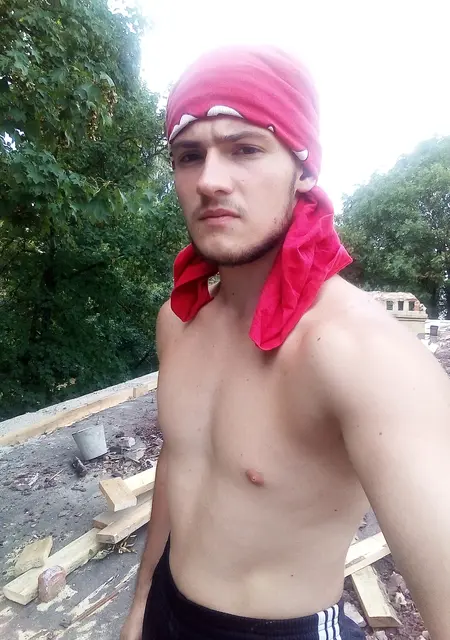 Влад из Новокуйбышевска, мне 24, познакомлюсь для общения