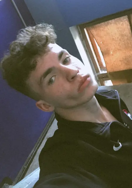 I'm Artyom, 21, looking to meet for no strings attached in London