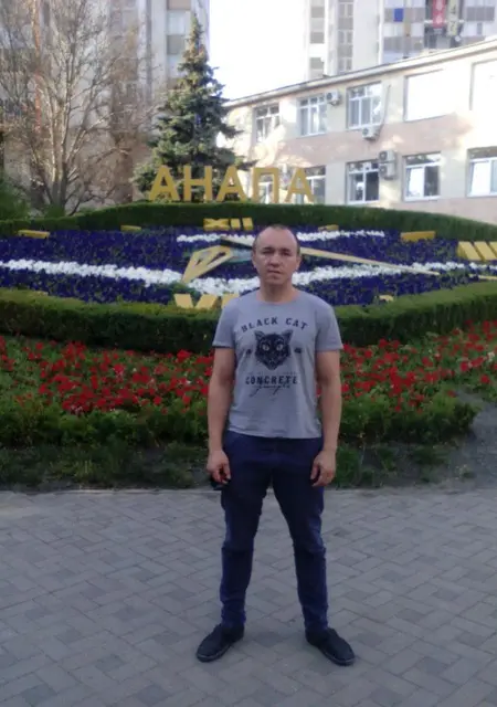 Я Александр, 37, знакомлюсь без обязательств в Феодосии