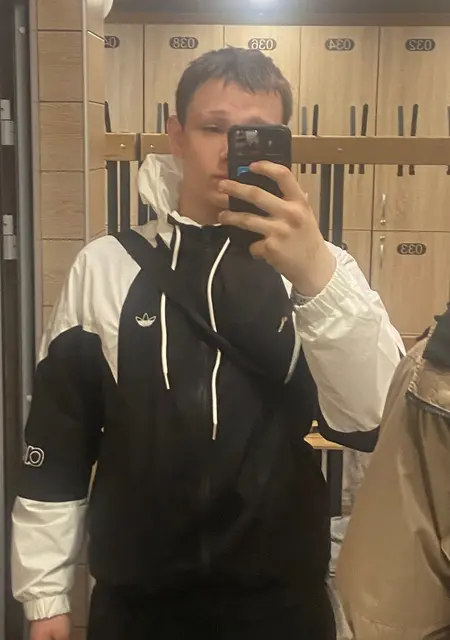 Миша из Сургута, мне 19, познакомлюсь на одну ночь