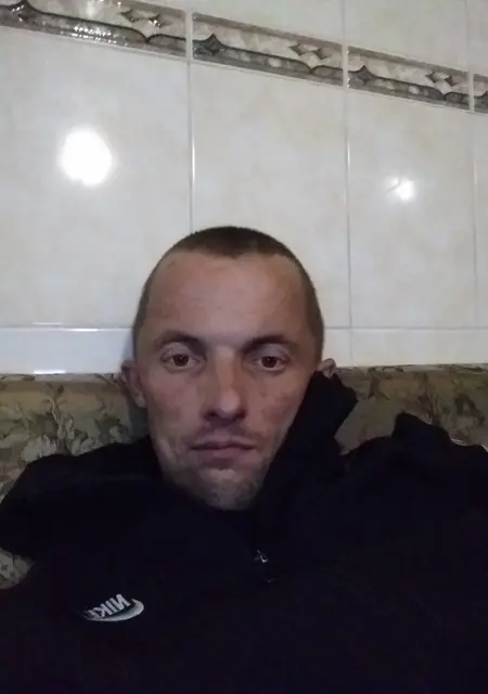 Я Дима, 41, из Новопскова, ищу знакомства без обязательств