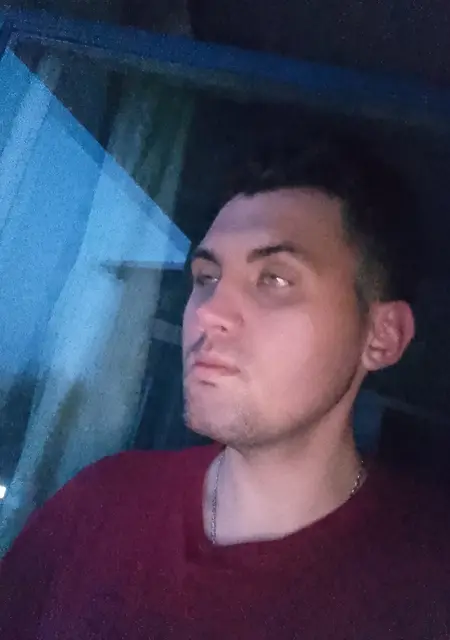 Я Артем, 25, из Ефремова, ищу знакомства на одну ночь