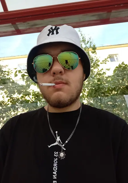 Я Дима, 20, знакомлюсь без обязательств в Якутске