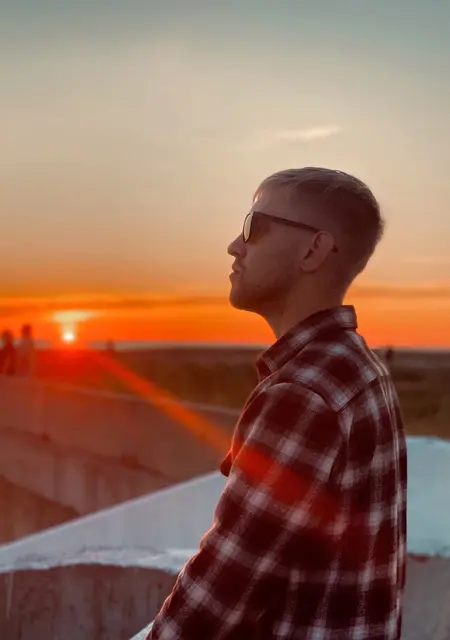 Денис из Северодвинска, ищу на сайте знакомства на одну ночь