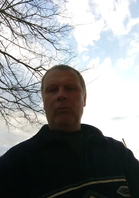 Я Алексей, 52, из Боровичей, ищу знакомства без обязательств