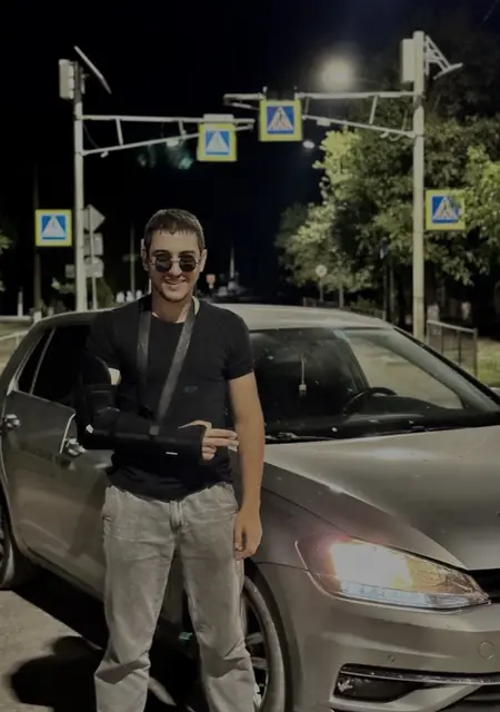 Я Эмир, 20, знакомлюсь для приятного времяпровождения в Москве