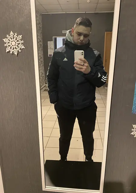 Я Денис, 24, знакомлюсь без обязательств в Нягани