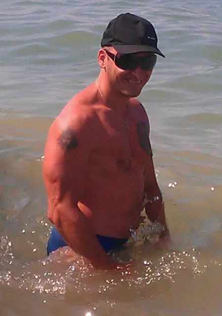 Игорь из Кропоткина, мне 43, познакомлюсь на одну ночь