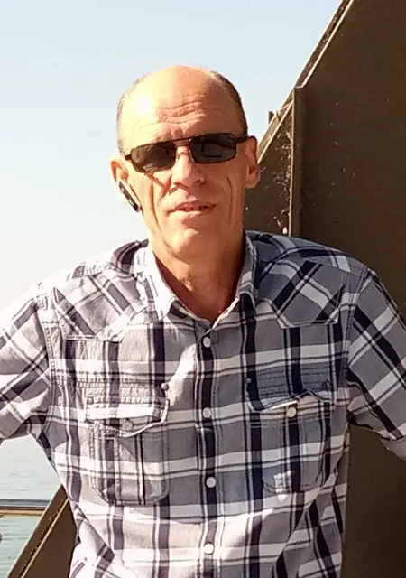 Юрий из Киева, ищу на сайте знакомства без обязательств