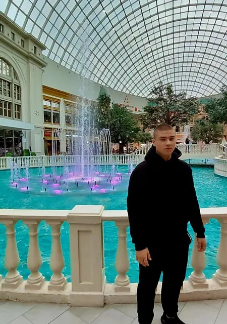 Максим из Дмитрова, ищу на сайте знакомства на одну ночь