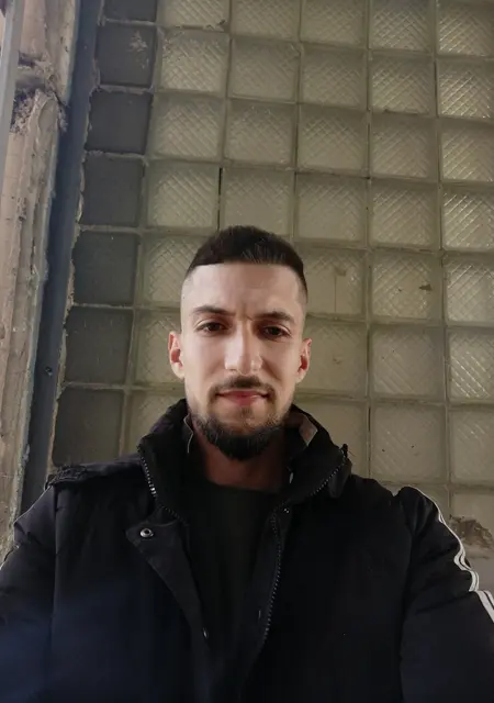 Hazem из Воронежа, ищу на сайте знакомства без обязательств