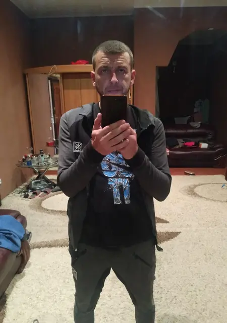 Я Слава, 39, знакомлюсь без обязательств в Харькове