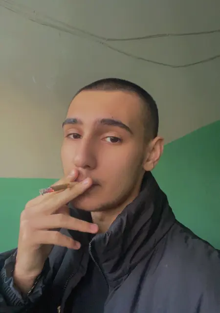 Султан из Иванова, мне 20, познакомлюсь на одну ночь