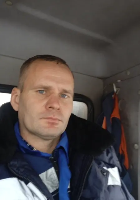 Я Дмитрий, 43, из Бузулука, ищу знакомства без обязательств