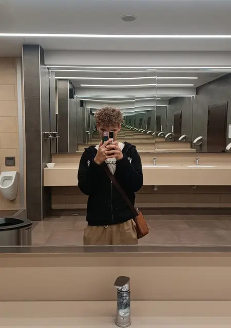 Илья из Одинцова, мне 18, познакомлюсь на одну ночь