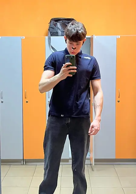 Гриша из Уфы, мне 19, познакомлюсь без обязательств